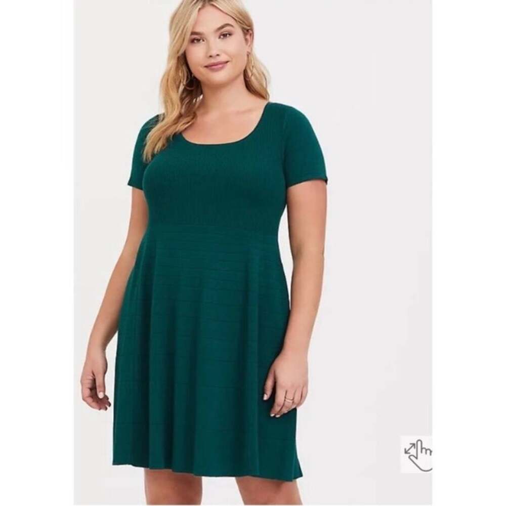 Torrid Emerald Green Short Sleeve Sweater Skater Dress Sz.4 NWT